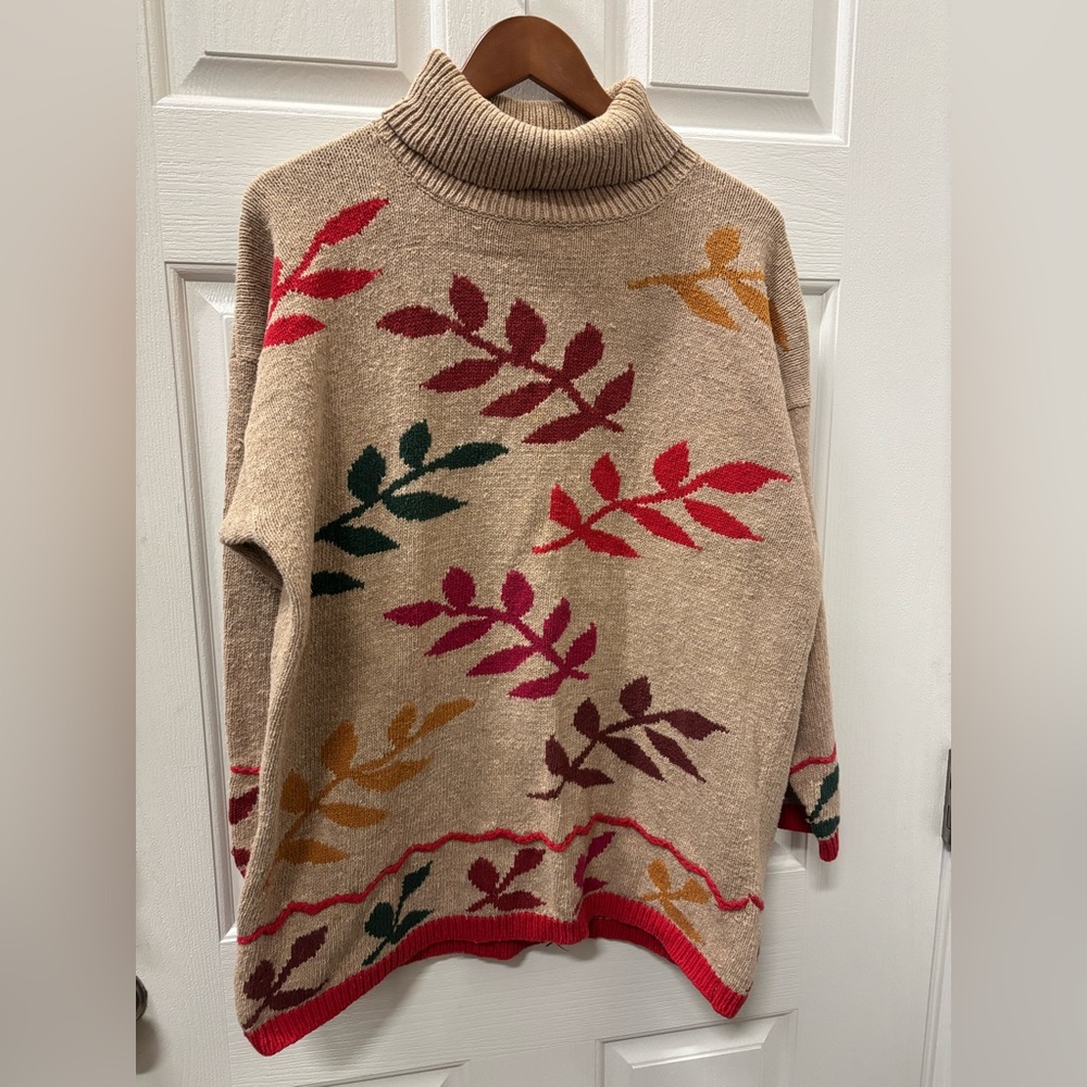 Basic Editions Woman, Oversized, slouchy fit Multicolor Leaf Pattern Size 22W